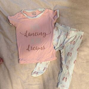 Kickee Pants 12-18M PJs Pink and White Pajama Set with Ballet Slippers